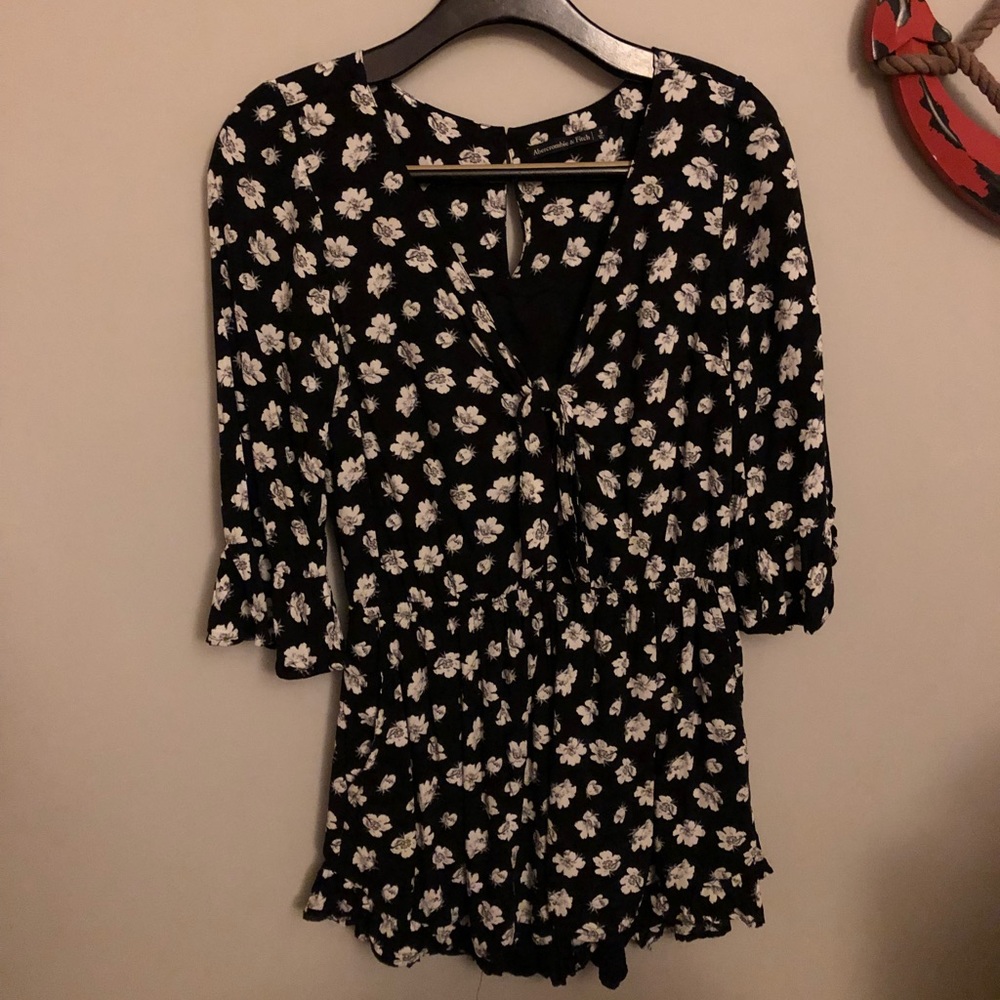 Black and white Abercrombie and Fitch romper